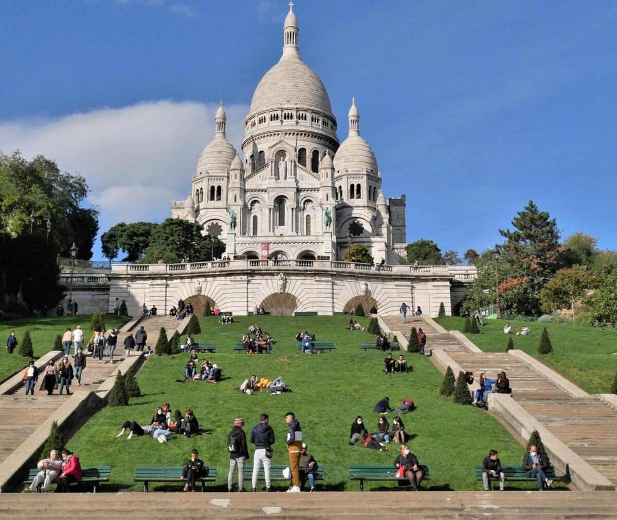 Apartment Au Pied De Montmartre Dans Avec Gardien Et De Surveillance *